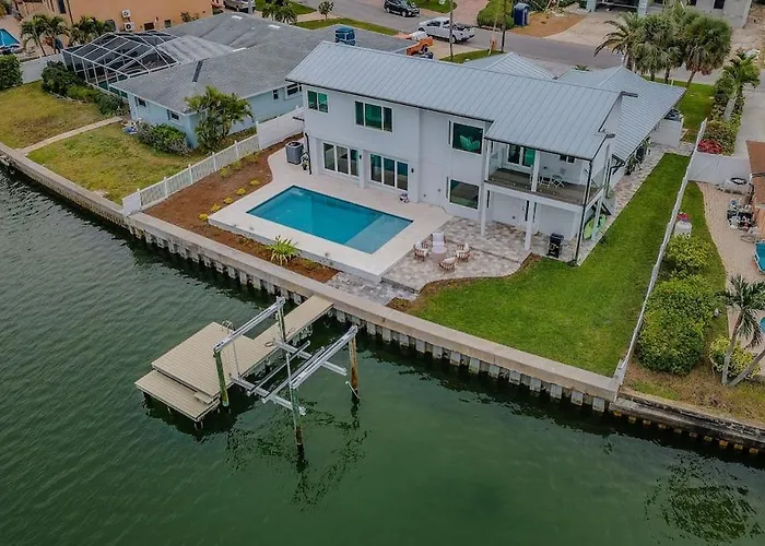 New Listing Coastal Waters Retreat Holiday home *