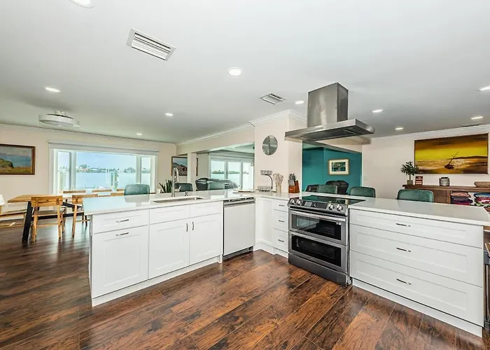 Holiday home New Listing Coastal Waters Retreat *