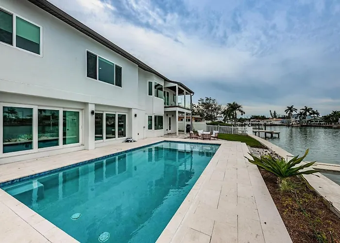 Holiday home New Listing Coastal Waters Retreat *
